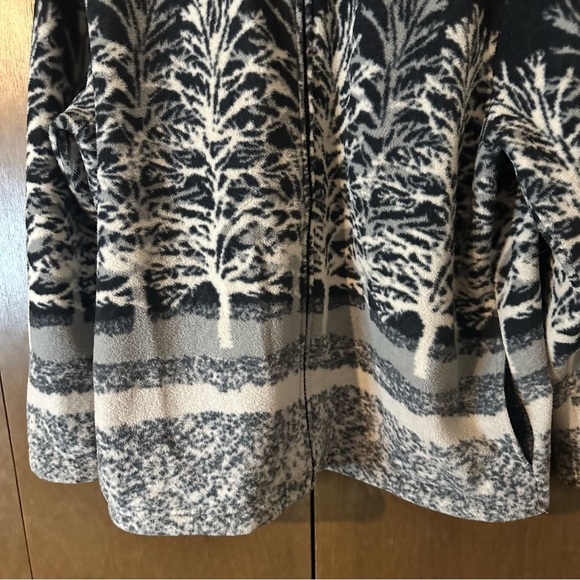 Tradition Women's Black White Grey Tree Pattern Fleece Zip-Up Jacket Sz L - Picture 4 of 11